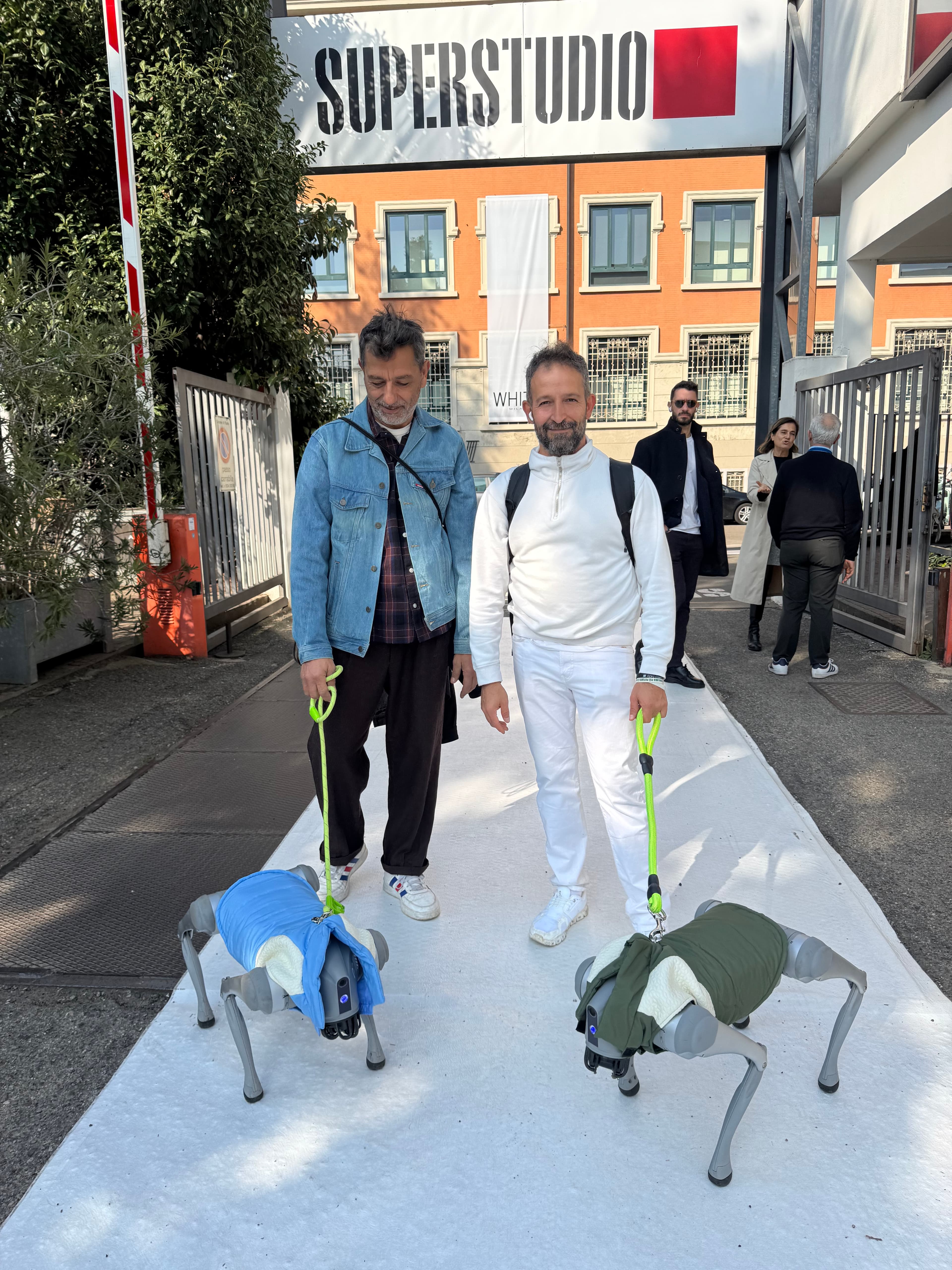 Luca e Stefano con Marte e Saturno ai Superstudio di Milano